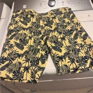Hudson & Barrow Tropical Yellow and Black Shorts size 32 Nice